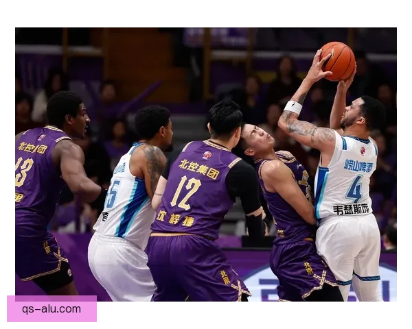 CBA焦点战北京男篮主场迎战山东队老将新星对决或左右季后赛走势